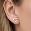 Ezüst szív fülbevaló végtelen jellel díszítve a Heim Ékszer webáruháztól