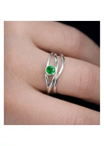 Smaragdzöld köves ezüst gyűrű elegáns kivitelben