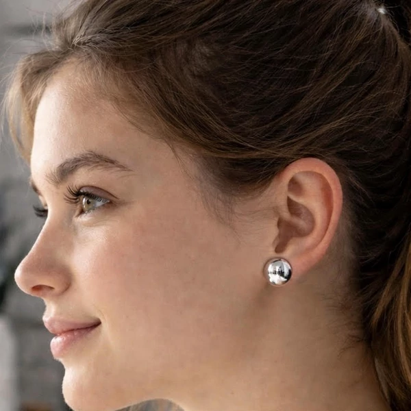 Ezüst félgömb fülbevaló 12 mm fényes felülettel letisztult design